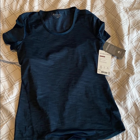 BNWT Athleta Kettlebella Training Tee - XXS - Picture 1 of 4